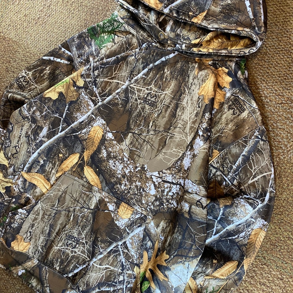 Realtree Camo hoodie - Picture 2 of 8